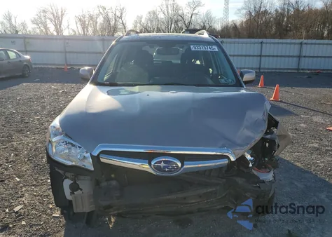 2016 Subaru Forester 2.5I Premium z USA, uszkodzony, nr VIN JF2SJAFC6GH427547